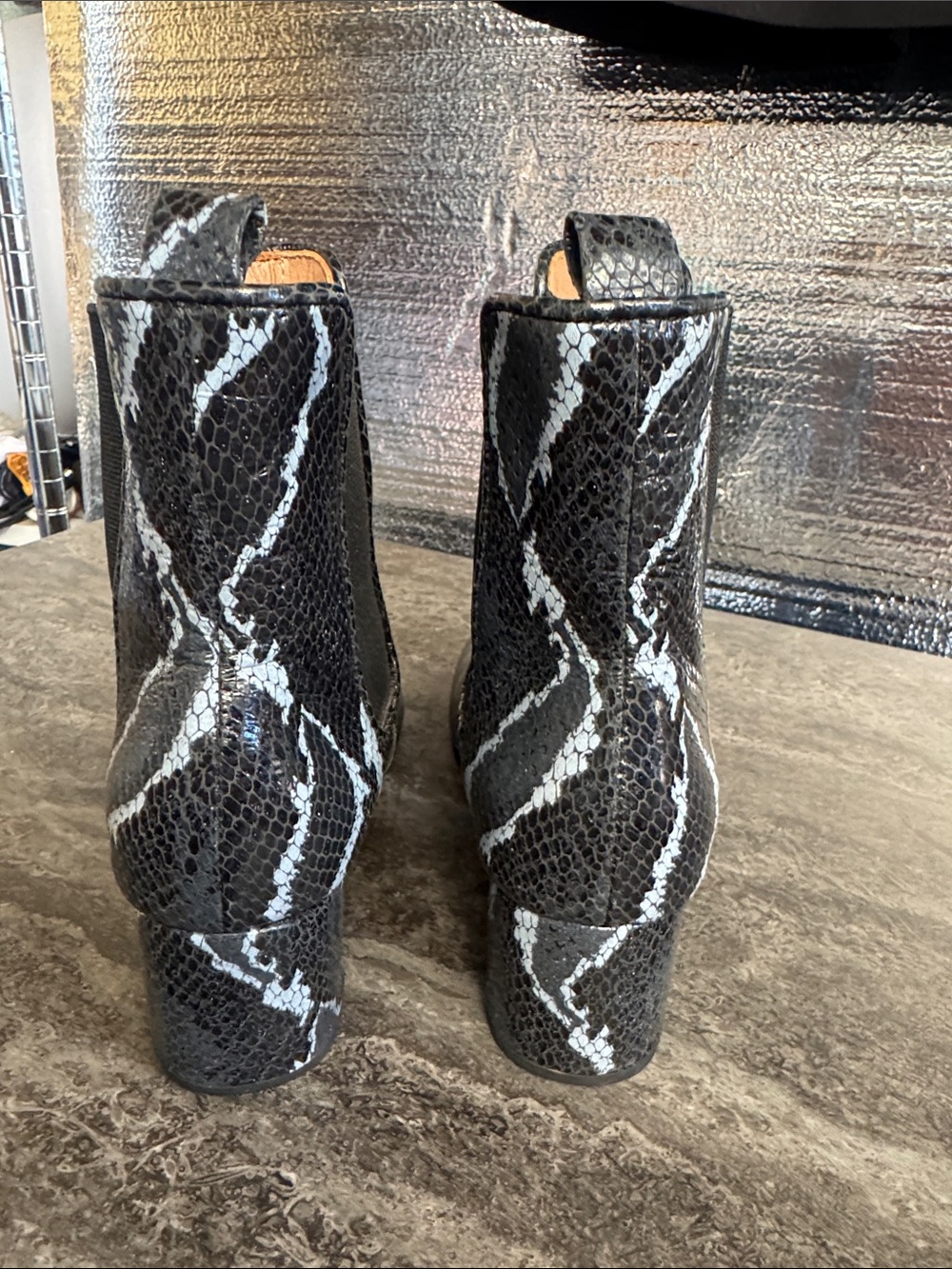 NO. 6 STORE Bristol Ankle Boot. Size 6 - Picture 4 of 7